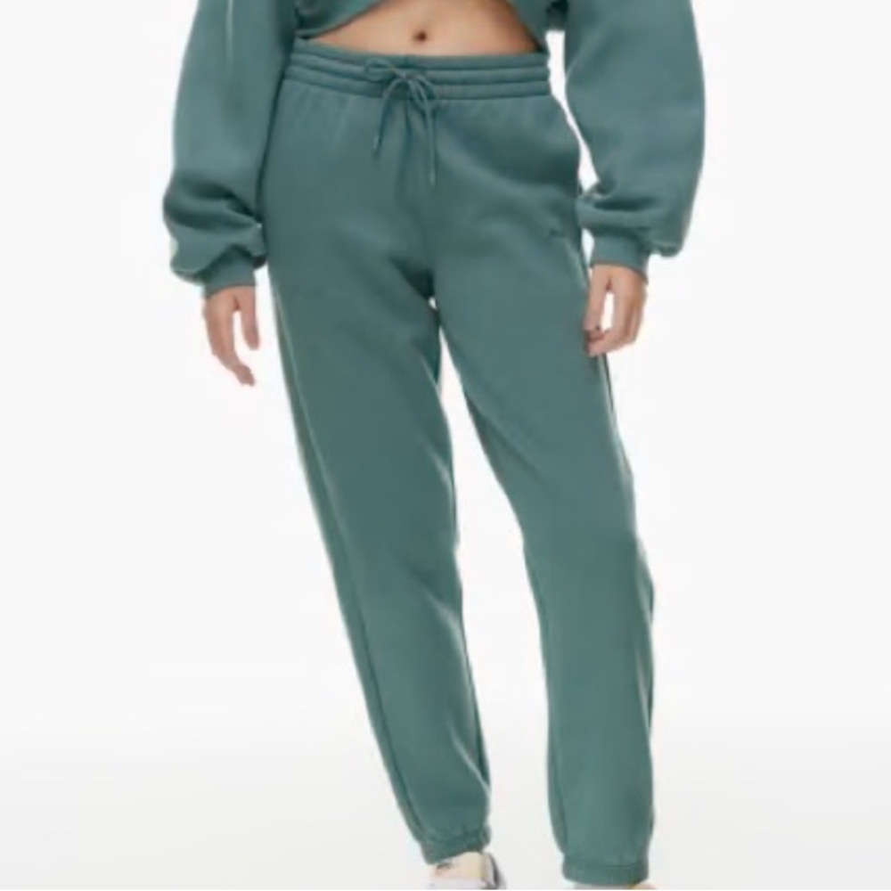 Aritzia TnA Women's Green Sweatpants size medium